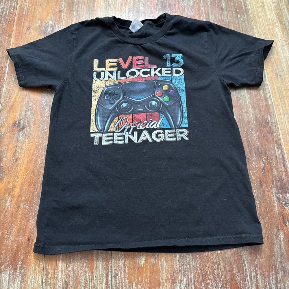 Level 13 Unlocked Youth Large Black Multicolor Tee
